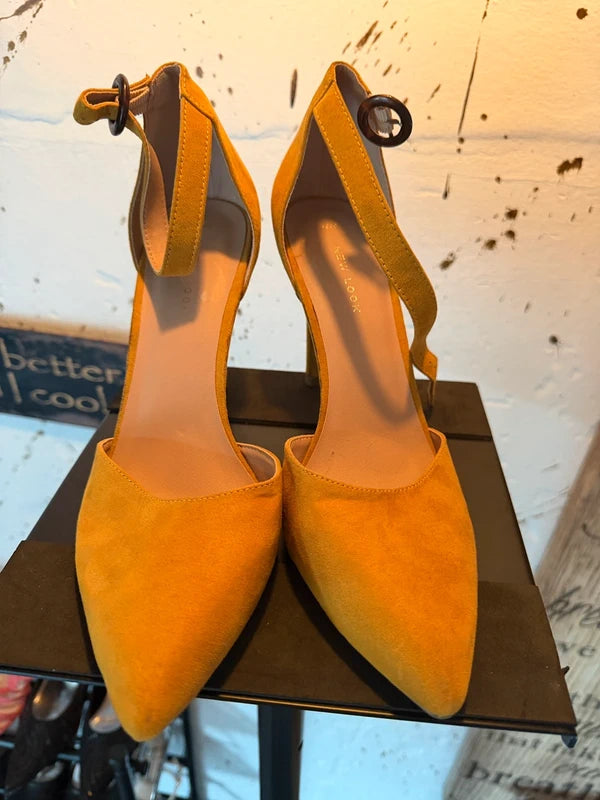 New Look Mustard Faux Suede Ankle Strap Stiletto Heels – UK 7 (EU 40)