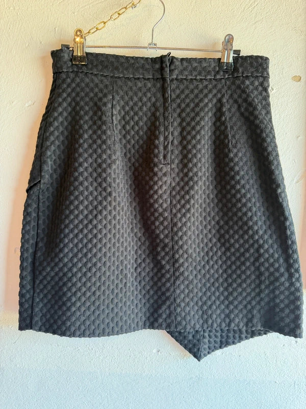 H&M Black Textured Wrap Skirt – Size S